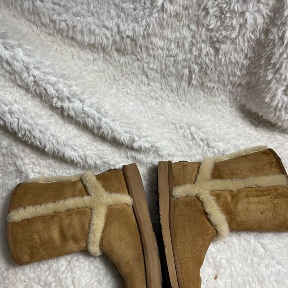 UGG chestnut leather suede with fur accents and metal back plate size 8 - Picture 7 of 16